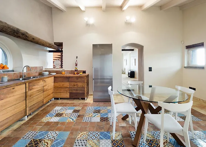 别墅 La Torretta 扎费拉纳-埃特内阿